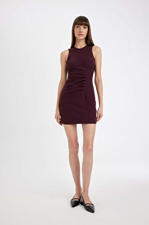 DeFacto Bodycon Vücuda Oturan Bisiklet Yaka Drapeli Basic Düz Kolsuz Mini Bordo Elbise D3065AX24AUBR171