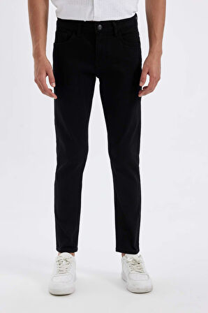 DeFacto Carlo Skinny Fit Ekstra Dar Kalıp Normal Bel Ekstra Dar Paça Jean Pantolon R8763AZ24AUNM40