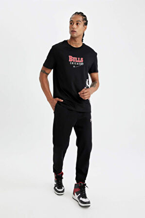 DeFactoFit  NBA Chicago Bulls Kalın Jogger Eşofman Altı Standart Fit Cepli Esnek Bantlı Paça C9273AX24AUBK81