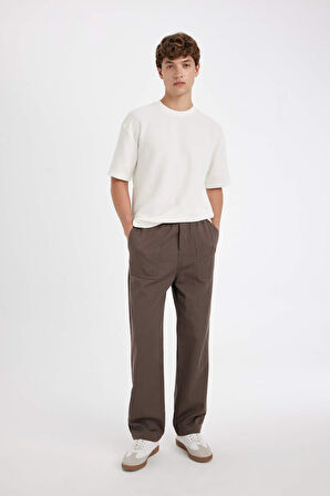 DeFacto Yazlık Gabardin Pantolon Wide Straight Bol Rahat Kesim Geniş Düz Paça Cepli C9159AX24AUBN571
