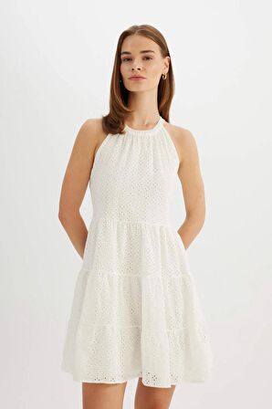 DeFacto A Kesim Halter Yaka Brode Kolsuz Mini Elbise D4400AX24HSWT32