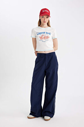 DeFacto Coool Wide Leg Geniş Bol Paça Normal Bel Pantolon Cepli Şerit Detaylı D4404AX24AUNV241