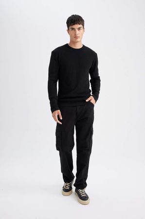 DeFacto Relax Fit Bisiklet Yaka Yaka İçi Penye Detaylı Pamuklu Triko Kazak D3290AX24AUBK27