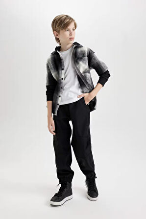 DeFacto Erkek Çocuk Beli ve Paçası Lastikli Kargo Cepli Pelüş Polar Astarlı Siyah Jogger Pantolon D3460A824WNBK81