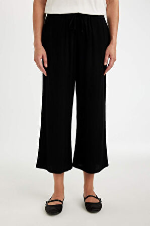DeFacto Regular Fit Crop Fit Krinkıl Viskon Kapri D5895AX24HSBK81