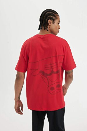 DeFactoFit NBA Chicago Bulls Boxy Fit Bisiklet Yaka Kısa Kollu Tişört B9891AX24SMRD303