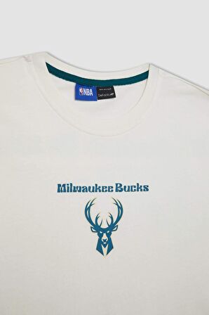 DeFactoFit NBA Milwaukee Bucks Oversize Geniş Kalıp Bisiklet Yaka Sırt Baskılı Kısa Kollu Tişört Z4666AZ24SMER105