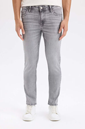 DeFacto Carlo Skinny Fit Ekstra Dar Kalıp Normal Bel Ekstra Dar Paça Jean Pantolon C5745AX24AUNM18