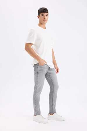 DeFacto Carlo Skinny Fit Ekstra Dar Kalıp Normal Bel Ekstra Dar Paça Jean Pantolon C5745AX24AUNM18