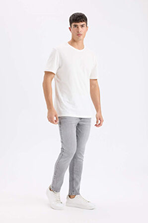 DeFacto Carlo Skinny Fit Ekstra Dar Kalıp Normal Bel Ekstra Dar Paça Jean Pantolon C5745AX24AUNM18