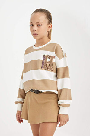 DeFacto Kız Çocuk Relax Fit Bisiklet Yaka Nakışlı Sweatshirt D3862A824AUBG739
