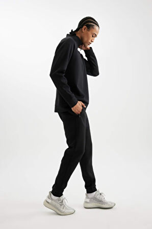 DeFactoFit Sporcu Jogger Eşofman Altı Slim Fit Dar Kesim Skuba Dalgıç Kumaş Standart Paça C0485AX24AUBK81