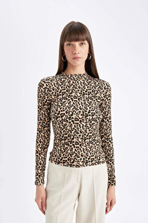 DeFacto Slim Fit Dar Kesim Yarım Balıkçı Yaka Leopar Desenli Uzun Kollu Tişört D4983AX24AUBK81