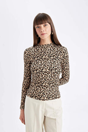 DeFacto Slim Fit Dar Kesim Yarım Balıkçı Yaka Leopar Desenli Uzun Kollu Tişört D4983AX24AUBK81