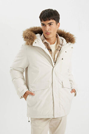 Regular Fit Kapüşonlu Fermuarlı Parka