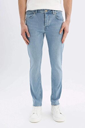 DeFacto Pedro Slim Fit Dar Kalıp Normal Bel Dar Paça Jean Pantolon D2209AX24SMNM39