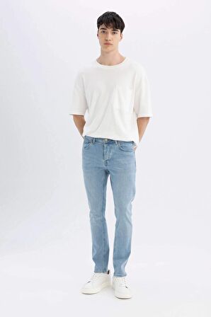 DeFacto Pedro Slim Fit Dar Kalıp Normal Bel Dar Paça Jean Pantolon D2209AX24SMNM39