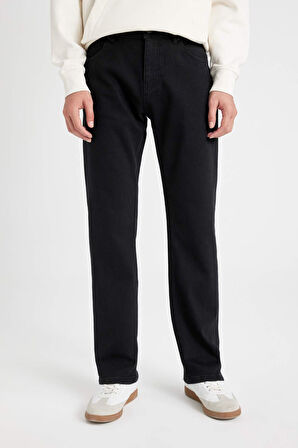DeFacto Sergio Regular Fit Normal Kalıp Normal Bel Boru Paça Siyah Jean Pantolon V0793AZ24WNNM40