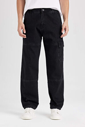 DeFacto %100 Pamuk Wide Leg Fit Geniş Kalıp Normal Bel Geniş Paça Kargo Cepli Siyah Jean Pantolon B4638AX24AUNM40