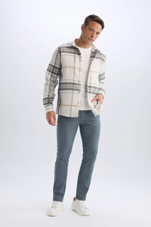 DeFacto Yazlık Chino Kanvas Dokulu Pantolon Slim Fit Dar Kesim Cepli Dar Paça T1055AZ25SPNV71