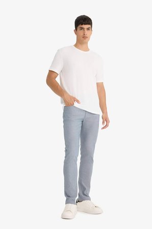 DeFacto Yazlık Chino Kanvas Dokulu Pantolon Slim Fit Dar Kesim Cepli Dar Paça T1055AZ25SPIN87