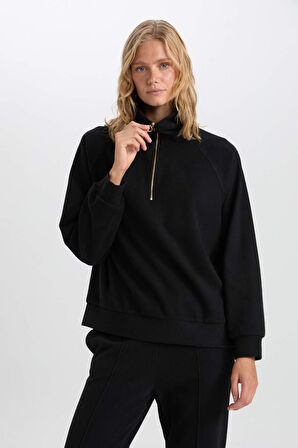 DeFacto Regular Fit Yarım Fermuarlı Dik Yaka Basic Düz Sweatshirt D9009AX24WNBK81