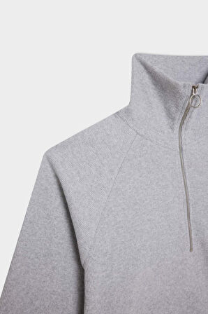 DeFacto Regular Fit Yarım Fermuarlı Dik Yaka Basic Düz Sweatshirt D9009AX24WNGR210