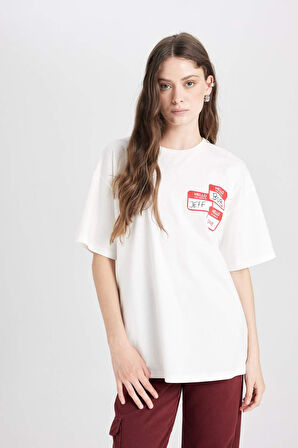 DeFacto Coool Beetlejuice Oversize Geniş Kalıp Bisiklet Yaka Sırt Baskılı Kısa Kollu Tişört D8361AX24AUWT32