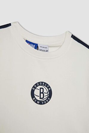 DeFactoFit NBA Brooklyn Nets Cropped Fit Bisiklet Yaka Kısa Kollu Tişört B9984AX24SMER105