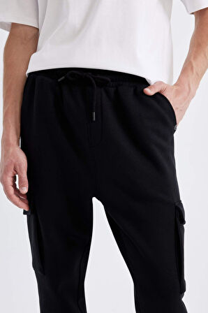 DeFacto Regular Fit Jogger Eşofman Altı Kargo Cepli Basic Düz Beli Bağcıklı Lastikli Paça Y5533AZ24AUBK81