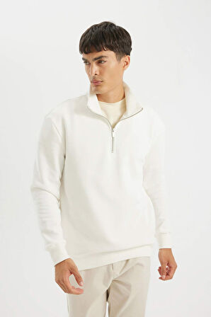 DeFacto Comfort Regular Fit Rahat Kalıp Dik Yaka Fermuarlı Kalın Basic Düz Sweatshirt X7405AZ24AUWT32