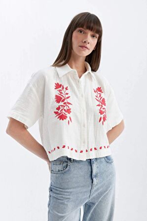 DeFacto Oversize Geniş Kalıp Nakışlı Müslin Kısa Kollu Gömlek D0588AX24SMWT32