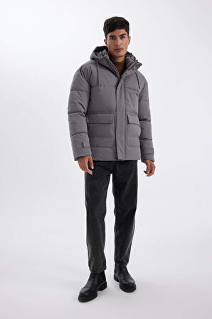 Slim Fit Dar Kesim Kapüşonlu Fermuarlı Çift Cepli Şişme Mont