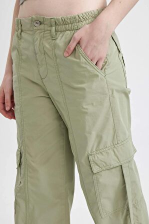 DeFacto Gabardin Pantolon Wide Leg Geniş Bol Paça Kargo Cepli Esnek Belli Düğmeli Standart Boy B7512AX24SPGN1156