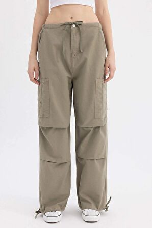 DeFacto Coool Paraşüt Gabardin Pantolon Beli Bağcıklı Cepli Geniş Bol Paça A6975AX24SMGN497
