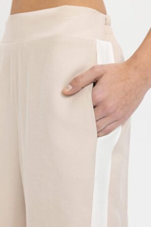 DeFacto Wide Leg Viskon Kumaş Pantolon Geniş Bol Paça Cepli Yüksek Bel Basic Düz Uzun Boy Yan Şerit Detaylı C6276AX24SMBG722