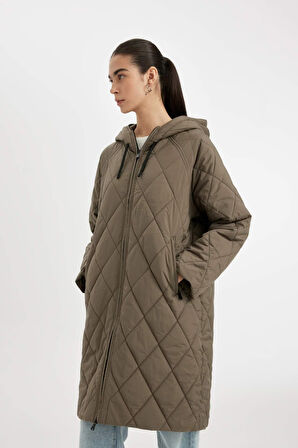 Relax Fit Kapüşonlu Kapitoneli İnce Mont Parka