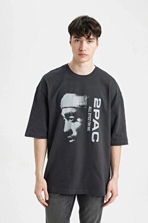 DeFacto Tupac Shakur Loose Fit Bisiklet Yaka Kısa Kollu Tişört B8103AX24SMAR204