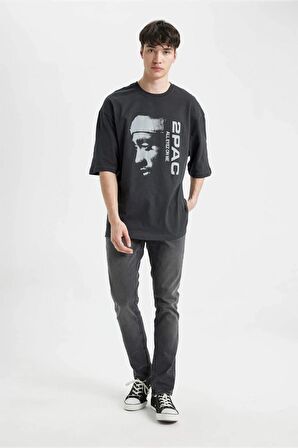 DeFacto Tupac Shakur Loose Fit Bisiklet Yaka Kısa Kollu Tişört B8103AX24SMAR204