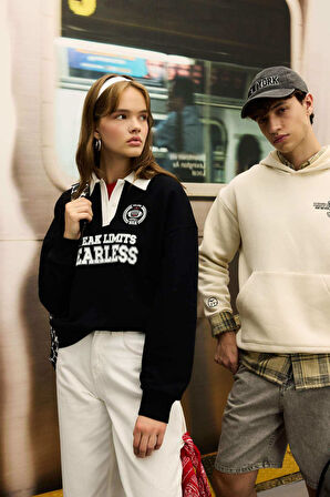 DeFacto Coool Oversize Geniş Kalıp Polo Yaka Düğmeli Baskılı Siyah Sweatshirt D6693AX24WNBK81