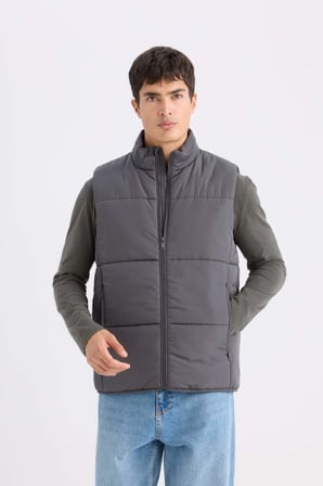 DeFacto Regular Fit Dik Yaka Fermuarlı Şişme Yelek D6286AX25SPAR104