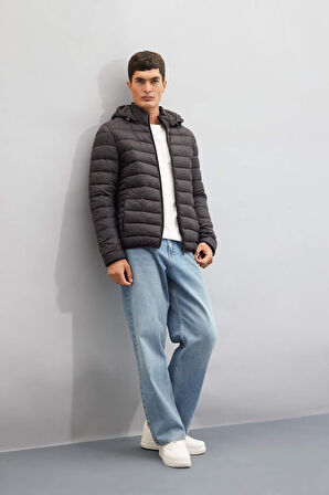 DeFacto Su İtici Hafif Şişme Mont Slim Fit Dar Kesim Kapüşonlu Fermuarlı Cepli Mevsimlik N4661AZ25SPBK27