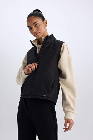 DeFactoFit Su İtici Regular Fit Fermuarlı Sporcu Yelek D6081AX25SPBK81