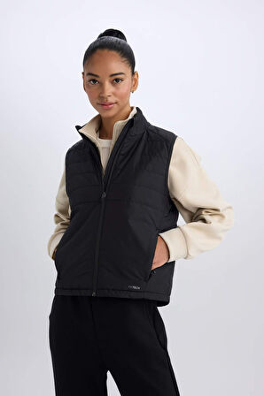 DeFactoFit Su İtici Regular Fit Fermuarlı Sporcu Yelek D6081AX25SPBK81