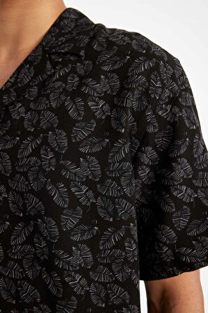 DeFacto Regular Fit Apaş Yaka Floral Poplin Kısa Kollu Gömlek D8329AX24HSBK81
