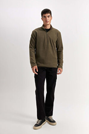 DeFacto Haki Tüylenme Yapmayan Soğuk Geçirmez  Regular Fit Dik Yaka Fermuarlı Polar Sweatshirt Y3996AZNSKH469