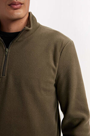DeFacto Haki Tüylenme Yapmayan Soğuk Geçirmez  Regular Fit Dik Yaka Fermuarlı Polar Sweatshirt Y3996AZNSKH469