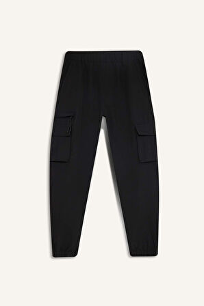 DeFactoFit Sporcu Jogger Eşofman Altı Slim Fit Dar Kesim Dokuma Kargo Cepli Standart Paça D3884AX24WNBK81