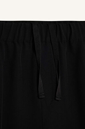 DeFactoFit Sporcu Jogger Eşofman Altı Slim Fit Dar Kesim Dokuma Kargo Cepli Standart Paça D3884AX24WNBK81