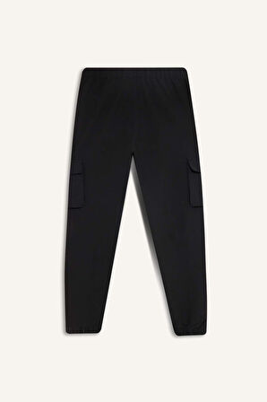 DeFactoFit Sporcu Jogger Eşofman Altı Slim Fit Dar Kesim Dokuma Kargo Cepli Standart Paça D3884AX24WNBK81